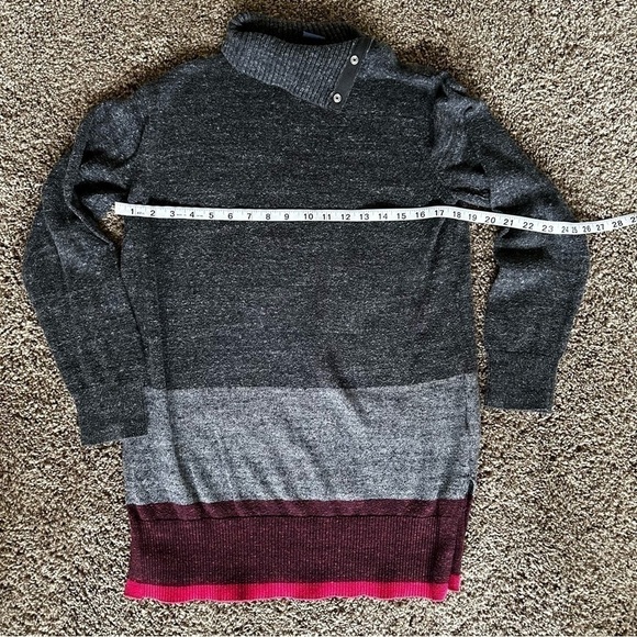 GAP turtleneck sweater gray pink snap neckline - Picture 9 of 10